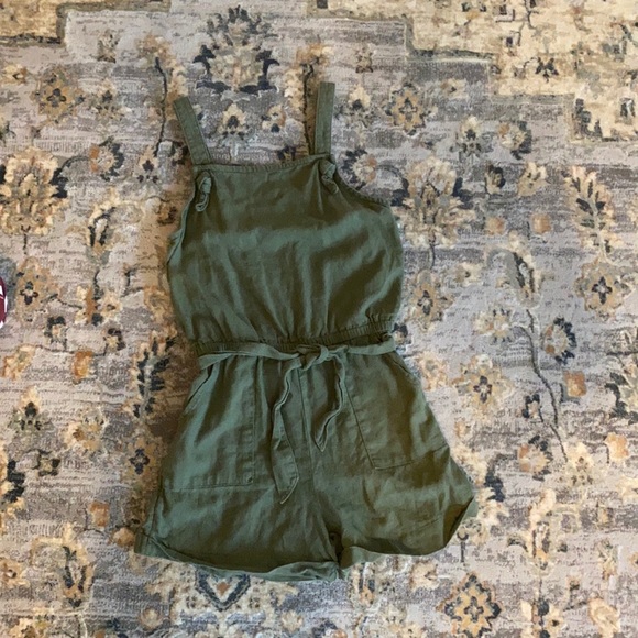 Old navy green romper - Picture 1 of 5